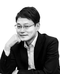 BW背景白役員紹介